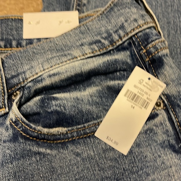 NWT Old Navy jeans - Picture 3 of 5